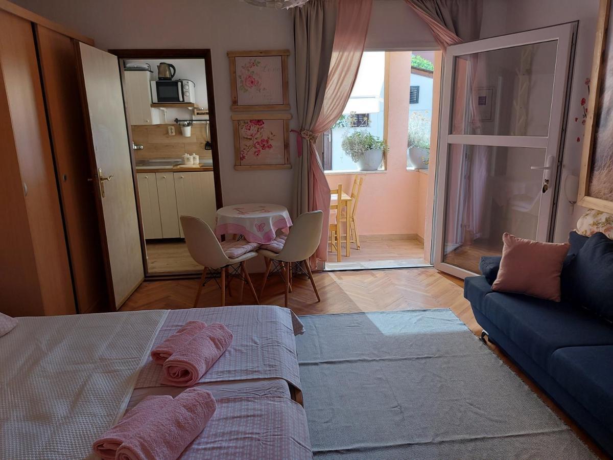 Apartments Garden Rovinj Bagian luar foto