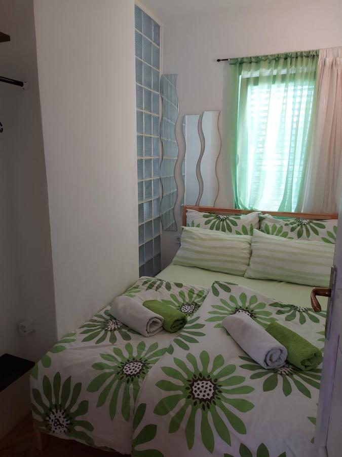 Apartments Garden Rovinj Bagian luar foto